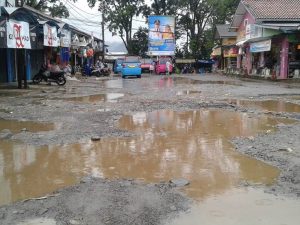kondisi jalan rusak