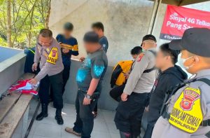 Pedagang bendera merah putih diamankan polisi