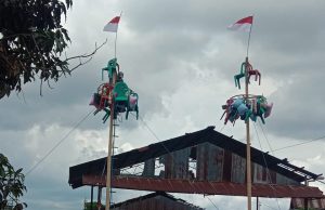 sejarah panjat pinang