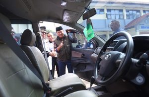 achmad fahmi beri pgri mobil