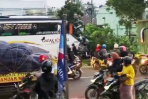 bus rombongan guru smp negeri 1 palabuhanratu kecelakaan