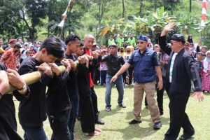 Pertunjukan Seni di Pekan Budaya Daerah yang digelar di Lapang Bojongkokosan Parungkuda