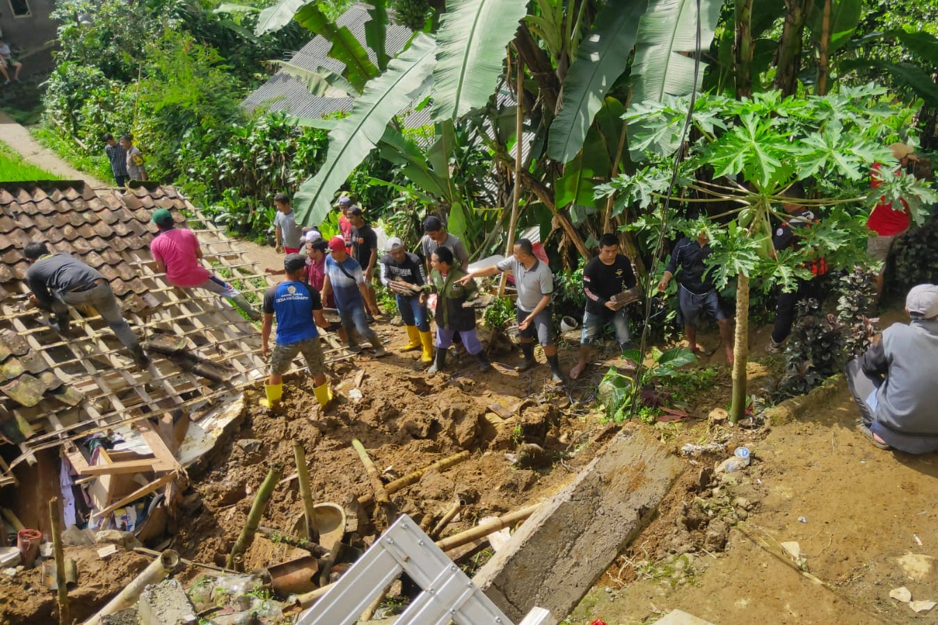 korban longsor di cibunar kadudampit sukabumi