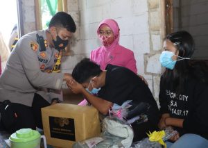 Kapolres Sukabumi, AKBP Dedy Dharmawansyah bantu Adia Ruswandi