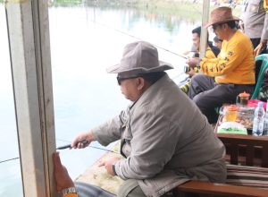 Marwan Hamami dan Babeh Asjap mancing bareng di Situ Batu Karut Sukaraja dalam rangka Hari Bakti PU ke 77