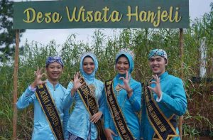 Pemerintah Kabupaten Sukabumi melalui Bupati Sukabumi Marwan Hamami menyampaikan putusan Rancangan Peraturan Daerah (Raperda) tentang Pengembangan Desa Wisata di Kabupaten Sukabumi.