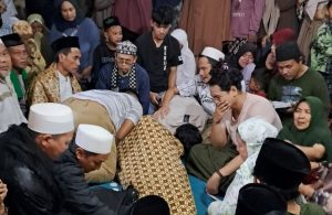 tokoh ulama Sukabumi, KH Ama Mudrikah Hanafi tutup usia Jumat (7/4/2023) sekitar Pukul 21.07 WIB.