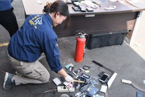 pemusnahan barang bukti hasil dari tindak pidana umum yang dilaksanakan oleh Kejaksaan Negeri (Kejari) Kota Sukabumi, di Halaman Kantor Kejari Kamis (25/5/2023).