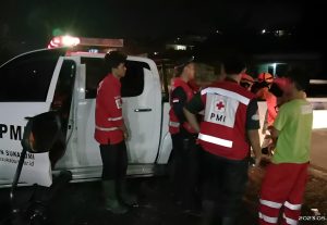 Seorang Pegawai PPK Kementrian Pekerjaan Umum Perumahan Rakyat (PUPR) Balai Provinsi Jawa Barat, hanyut tenggelam terbawa arus Sungai Cimahi, Desa Cibolang Kaler Kecamatan Cisaat Kabupaten Sukabumi, Jum'at, (5/5/2023). Informasi yang diperoleh, awal kronologis pegawai PPK PUPR Balai Provinsi Jawa Barat bernama Billy Khas (22 tahun) itu hanyut terbawa arus Sungai Cimahi tersebut terjadi saat Billy Khas turun ke bawah Jembatan Cimahi di jalan Nasional perbatasan Kecamatan Cisaat dan Kecamatan Cicantanyan untuk melakukan pengecekan kondisi jembatan.