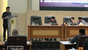 Rapat Paripurna dalam rangka penyampaian jawaban fraksi terhadap pendapat Bupati atas dua Raperda frakarsa DPRD antara lain Raperda tentang Pendidikan Pancasila dan Wawasan Kebangsaan serta Raperda tentang Pengangkatan dan Pemberhentian Perangkat Desa.