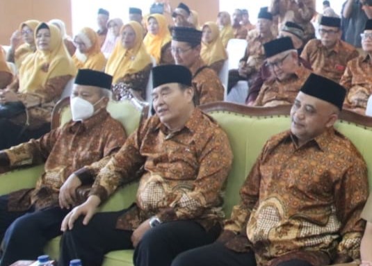 Ketua Baznas Kabupaten Sukabumi, Unang Sudarma menghadiri sekaligus menjadi penceramah dalam acara halal bihalal yang di prakarsai Persatuan Wredatama Republik Indonesia (PWRI) Kabupaten Sukabumi Selasa (23/5/2023).