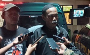 Jamal (61), orangtua Kadarisman (31) terduga pelaku penculikan anak yang terjadi pada 31 Mei 2023 di daerah Cibatu Kecamatan Cisaat, Kabupaten Sukabumi, mengaku sempat emosi saat melihat anaknya dipukuli oleh sejumlah warga seperti dalam video yang beredar luas di media sosial. Kendati sempat emosi anaknya mendapat perlakuan kekerasan dari sejumlah warga, namun Jamal tidak akan melakukan langkah hukum terhadap sejumlah orang yang telah melakukan kekerasan fisik terhadap anaknya tersebut.