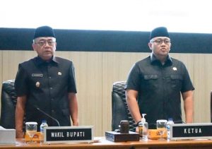 Bupati Sukabumi Marwan Hamami dalam pendapatnya yang dibacakan Iyos Soemantri menjelaskan bahwa Raperda tentang Perlindungan dan Pemenuhan Hak Penyandang Disabilitas yang diinisiasi oleh Komisi IV DPRD Kabupaten Sukabumi sangat diperlukan untuk melindungi dan menjamin hak-hak penyandang disabilitas sebagai bagian dari masyarakat Kabupaten Sukabumi.