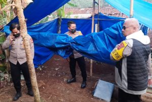 Pembongkaran makam Mandala Aditya Pratama, dilakukan untuk dilakukan Autopsi oleh Tim Penyidik Satuan Reskrim Polres Sukabumi pada Selasa (25/07/23) pagi.