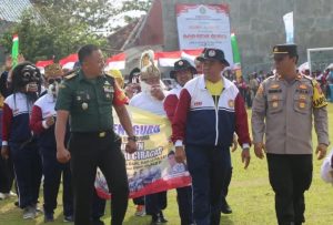 Acara Pekan Olahraga dan Seni (Porseni) Guru Tingkat Kabupaten Sukabumi 2023 di Lapang Sepakbola Cipaku Kecamatan Ciracap, Kabupaten Sukabumi, Kamis (6/7/2023).