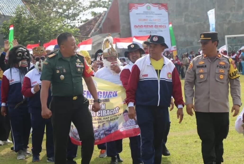 Acara Pekan Olahraga dan Seni (Porseni) Guru Tingkat Kabupaten Sukabumi 2023 di Lapang Sepakbola Cipaku Kecamatan Ciracap, Kabupaten Sukabumi, Kamis (6/7/2023).