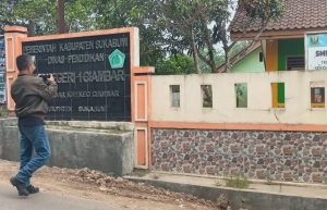 Kepsek SMP Negeri 1 Ciambar resmi ditetapkan jadi tersangka oleh Polres Sukabumi, terkait tewasnya Mandala Aditya Pratama (13 tahun) peserta Masa Pengenalan Lingkungan Sekolah (MPLS) SMP Negeri 1 Ciambar Kecamatan Ciambar Kabupaten Sukabumi.