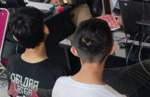 pemuda (1) Empat pemuda yang terlibat penganiayaan dan perusakan satu unit mobil di Jalan Ciaul Baru Subangjaya Kecamatan Cikole Kota Sukabumi, terpaksa diamankan Polsek Cikole Polres Sukabumi pada Minggu (30/7/2023) dini hari.