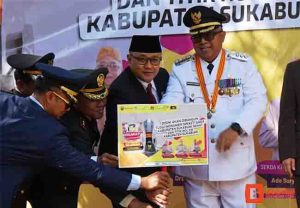 Momen Hari Kemerdekaan RI ke 78 Tahun 2023 dimanfaatkan Pemkab Sukabumi untuk mencanangkan Titik Nol Kilometer Kabupaten Sukabumi Kabupaten Sukabumi. Tepat di Alun-Alun Palabuhanratu, Kabupaten Sukabumi, Titik Nol Kilometer Kabupaten Sukabumi resmi dicanangkan Bupati Sukabumi, Marwan Hamami pada Kamis, (17/8/2023).