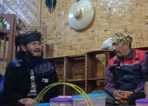 Kepala Dinas Pekerjaan Umum (DPU) Kabupaten Sukabumi, Asep Japar ikut pelaksanaan Seren Taun ke 655 Kasepuhan Adat Gelar Alam Desa Sirnaresmi, Kecamatan Cisolok, Kabupaten Sukabumi.