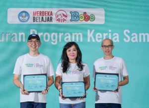 meluncurkan program AIA Healthiest Schools.