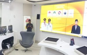 Penghitungan hasil Pemilihan Kepala Desa (Pilkades) Serentak tahun 2023 yang diikuti sebanyak 276 Calon Kepala Desa dari 71 Desa 38 Kecamatan se-Kabupaten Sukabumi, berakhir. Dinas Pemberdayaan Masyarakat Desa (DPMD) Kabupaten Sukabumi pada Minggu (24/9/2023) malam sudah selasai merekap semua hasil penghitungan Pilkades Serentak 2023 di 71 desa tersebut. Kepala DPMD Kabupaten Sukabumi, Gun Gun Gunardi kepada BERITAUSUKABUMI.COM mengatakan, berbeda dengan tahun 2022 lalu, penghitungan hasil akhir Pilkades Serentak 2023 tahun ini membutuhkan waktu yang cukup lama.