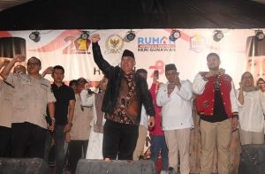 Relawan pendukung Prabowo Subianto di Sukabumi yang tergabung relawan Manuk Dadali mendeklarasikan Ketua Umum Partai Gerindra Prabowo Subianto untuk bersanding di Pilpres 2024 dengan Walikota Solo, Gibran Rakabuming Raka.