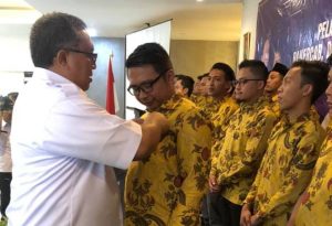 Dinilai cuek, posisi jabatan Ketua Dewan Kehormatan Badan Pengurus Cabang Himpunan Pengusaha Muda Indonesia (BPC HIPMI) Kabupaten Sukabumi, yang diduduki Bupati Sukabumi Marwan Hamami akan dievaluasi. Hal itu diungkapkan Wakil Ketua BPC HIPMI Kabupaten Sukabumi, Dewek Sapta Anugerah di sela-sela Rakercab dan Forbis BPC HIPMI Kabupaten Sukabumi, di Wisma Kenanga Sukabumi, Rabu (25/10/2023). Menurut Dewek Sapta Anugerah, Marwan Hamami akan dievaluasi dari posisi Ketua Dewan Kehormatan BPC HIPMI Kabupaten Sukabumi dalam rapat pleno pengurus BPC HIPMI Kabupaten Sukabumi.
