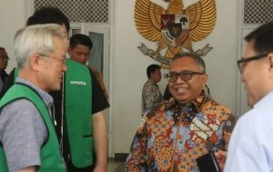 Silla University Korea Selatan menawarkan kerjasama kuliah dan kerja di Korea Selatan kepada warga Kabupaten Sukabumi. Penawaran kerjasama kuliah dan kerja di Korea Selatan tersebut dilakukan di Pendopo pada Jumat (5/1/2024) yang diterima langsung Bupati Sukabumi, Marwan Hamami dari Mr. Prof. Lee Kwon Ho.