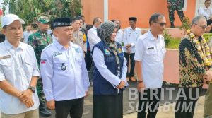 Wabup Sukabumi Iyos Soemantri saat pengecekan Kampung KB Pantes Pisan di Kampung Cimuncang Desa Kebonpedes, Rabu (27/3/2024).
