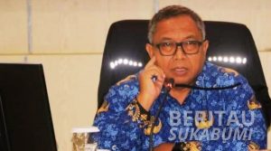 Kondisi cuaca ekstrem yang tak menentu saat ini menjadi perhatian serius Bupati Sukabumi, Marwan Hamami. Untuk itu, dalam rapat Bulan Maret Tahun 2024 di Aula Sekretariat Daerah Kabupaten Sukabumi, Senin (18/3/2024), Marwan Hamami meminta jajarannya untuk lebih tanggap dalam menghadapi ancaman potensi bencana alam yang diakibat cuaca ekstrem saat ini.