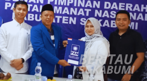 Rastya Mutiarani Zahra jadi perempuan pertama di Kabupaten Sukabumi yang berani maju di Pilkada Kabupaten Sukabumi 2024. Keberanian perempuan kelahiran Sukabumi, 25 Juli 1993 lalu ini dibuktikanya dengan mendaftarkan diri sebagai Bakal Cabup-Cawabup Sukabumi Periode 2024-2029 melalui DPD Partai Amanat Nasional (PAN) Kabupaten Sukabumi pada Senin (22/4/2024).