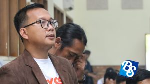Sekretaris Relawan Iyos Soemantri, Dede Abdul Latif menanggapi pemecatan Pengurus Kecamatan (PK) Partai Golkar Caringin Kabupaten Sukabumi, Suparman gara-gara Suparman hadir dan memberikan dukungan di acara Deklarasi Dukungan Relawan Iyos Soemantri, di Hotel Augusta Cikukulu Cicantayan, Sabtu (18/5/2024) lalu.