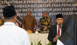 141 anggota Panitia Pengawas Pemilu (Panwaslu) Kecamatan se-Kabupaten Sukabumi untuk pelaksanaan Pemilihan Gubernur/Wakil Gubernur Jawa Barat maupun Bupati/Wakil Bupati Sukabumi, resmi dilantik di Pangrango Resort, Jumat, (24/5/2024).