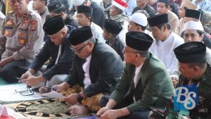 Bupati Sukabumi Marwan Hamami beserta Wakil Bupati Iyos Soemantri,