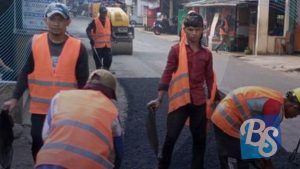 BERITAUSUKABUMI.COM-Dinas Pekerjaan Umum (PU) Kabupaten Sukabumi telah menyelesaikan perbaikan ruas jalan Karangtengah-Sinagar sepanjang 4,8 kilometer, pada Rabu (3/7/2024). Lokasi proyek pemeliharaan rutin ini dari titik 0 hingga 4,8 kilometer yang mencakup dua kecamatan, yakni Kecamatan Cibadak hingga Kecamatan Nagrak.