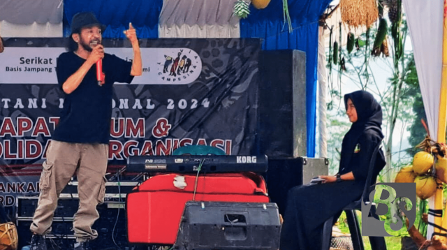 Ketua Serikat Petani Sukabumi (SPI) Sukabumi Raya, Rozak Daud sangat menyesalkan dalam draft visi dan misi Calon Bupati-Wakil Bupati Sukabumi 2024-2029 yang sudah diserahkan ke KPU Kabupaten Sukabumi, tidak satupun dari kedua Calon Bupati-Wakil Bupati Sukabumi yang menjadikan masalah Reforma Agraria atau pertanahan jadi judul utama di visi misi.