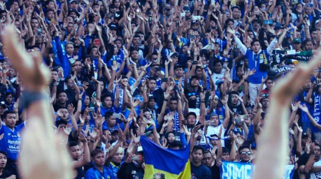 Bobotoh Persib Bandung dikejutkan dengan sebuah insiden terkait dugaan intimidasi dan kekerasan terhadap salah satu Bobotoh di Stadion Si Jalak Harupat, Kabupaten Bandung setelah pertandingan ACL 2 antara Persib Bandung melawan Port FC.