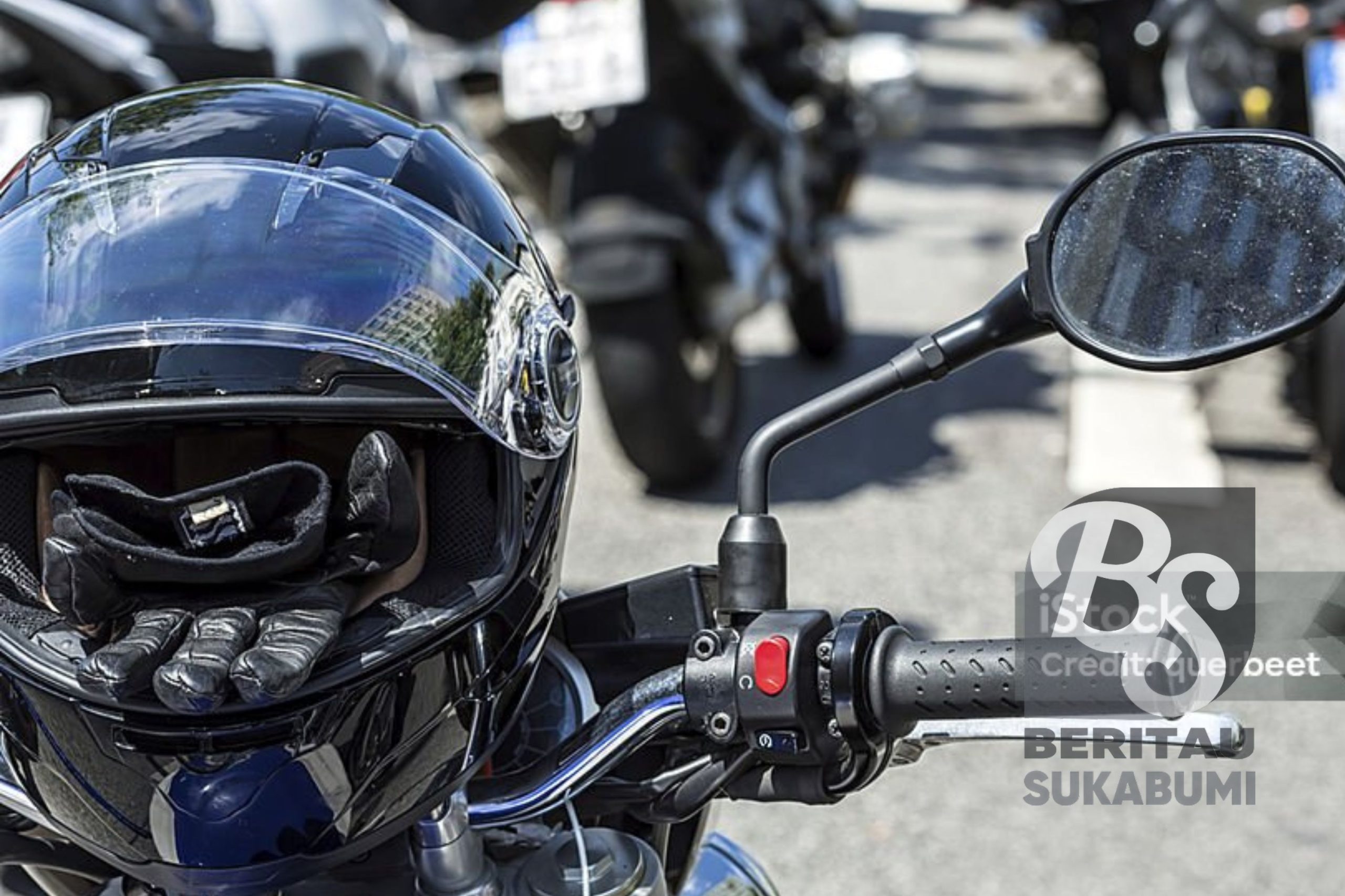 Aksi brutal yang diduga kuat dilakukan geng motor kembali terjadi di Sukabumi. Kali ini sebuah video yang memperlihatkan aksi brutal geng motor di Pasar Cibadak, Kecamatan Cibadak, Kabupaten Sukabumi.