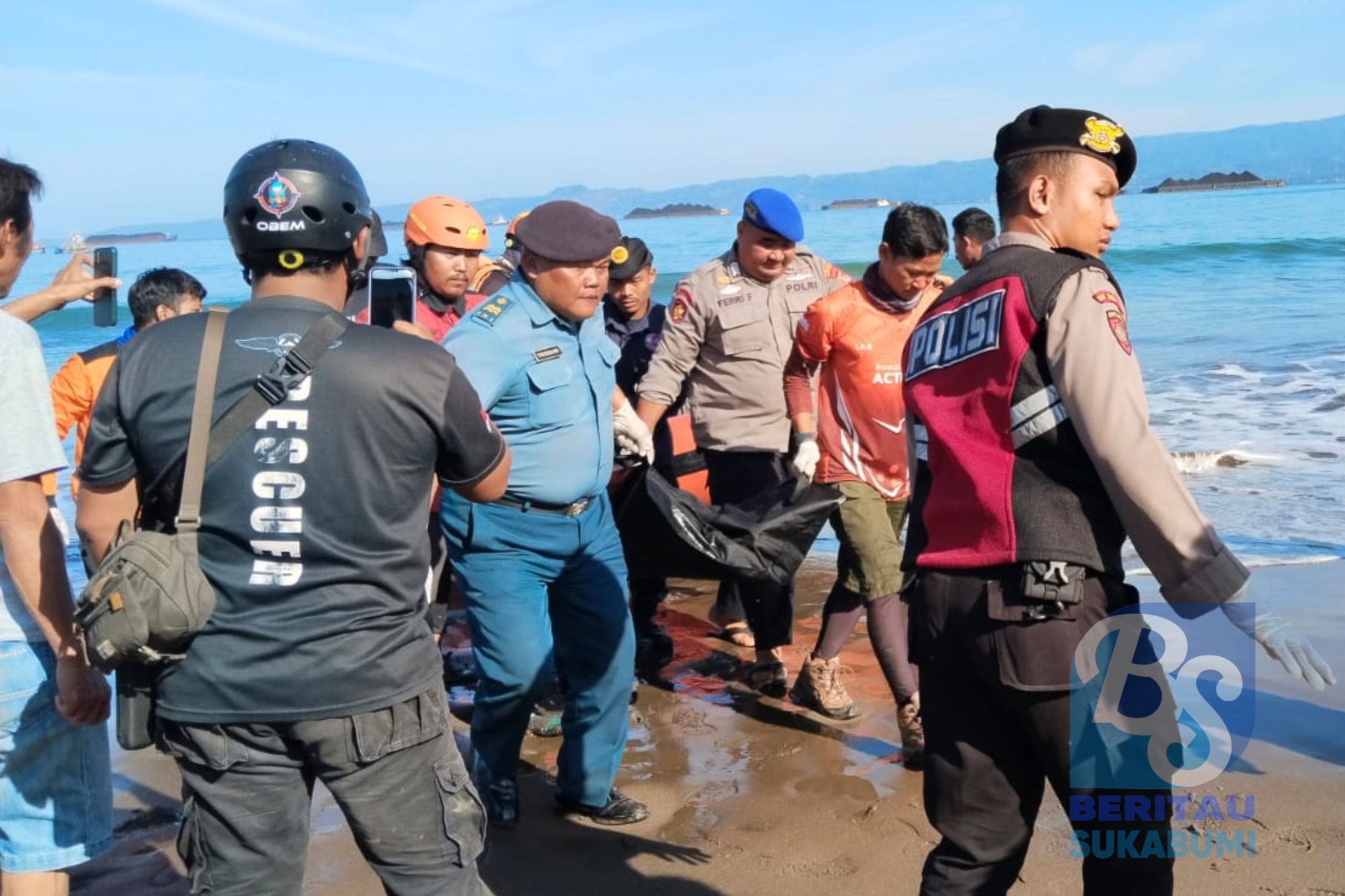 Tiga hari waktu pencarian, jasad Lang Lang Buana (17 tahun) pelajar MAN 2 Kota Sukabumi akhirnya ditemukan dengan kondisi sudah meninggal dunia di perairan Pantai Cipatuguran, Palabuhanratu, Kabupaten Sukabumi.