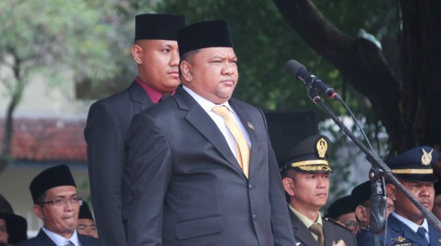 beritausukabumi.com-Ketua DPRD Kabupaten Sukabumi Budi Azhar Mutawali, jadi inspektur di upacara peringatan Hari Sumpah Pemuda ke-96 tingkat Kabupaten Sukabumi tahun 2024 di Alun-alun Palabuhanratu, Senin, 28 Oktober 2024 yang Peringatan Hari Sumpah Pemuda ke-96 bertajuk "Maju Bersama Indonesia Raya".