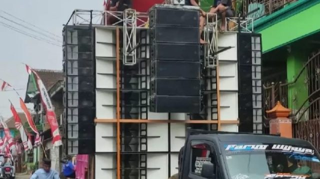 Pada masa awal perkembangannya, sound horeg digunakan masyarakat untuk takbir keliling dengan menggunakan truk.