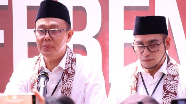 Ketua Barisan Ayep Zaki (Bazak), Eko mengatakan dari hasil survei internal tim pemenangan Pasangan Calon (Paslon) Ayep Zaki-Bobby Maulana, terus menunjukan kenaikan angka tertinggi jauh meninggalkan lawannya di Pilkada Kota Sukabumi 2024.