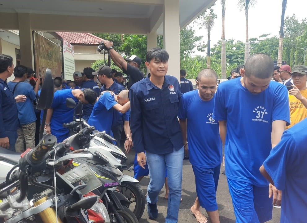 Satuan Narkoba Polres Sukabumi berhasil mengamankan 67 tersangka dalam operasi pemberantasan narkotika dan obat keras terbatas yang digelar selama dua bulan terakhir.