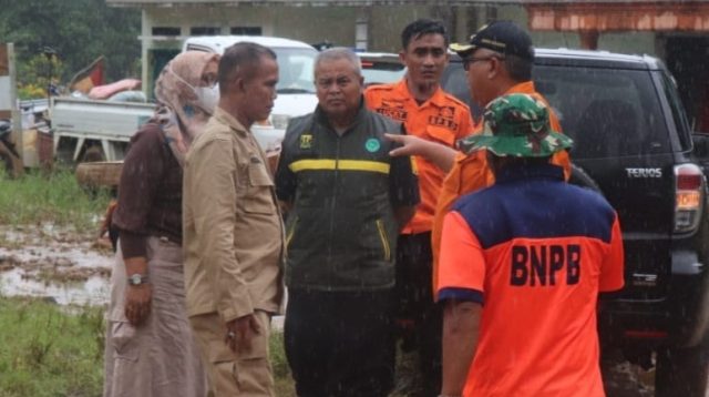 Bupati Sukabumi Marwan Hamami mengatakan, kondisi bencana di sejumlah wilayah Kabupaten Sukabumi ini perlu penanganan secara terintegrasi antara satu wilayah dengan wilayah lain. Oleh karenanya, harus dipantau secara baik.