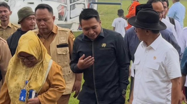 Menteri Desa Pembangunan Daerah Tertinggal (PDT) Yandri Susanto menegaskan jika dana desa boleh dimanfaatkan untuk kondisi darurat bencana alam. Hal ini tegas Yandri dipastikan tidak menyalahi regulasi meskipun tidak tertulis dalam Permendes tentang prioritas penggunaan dana desa 2025 mendatang.