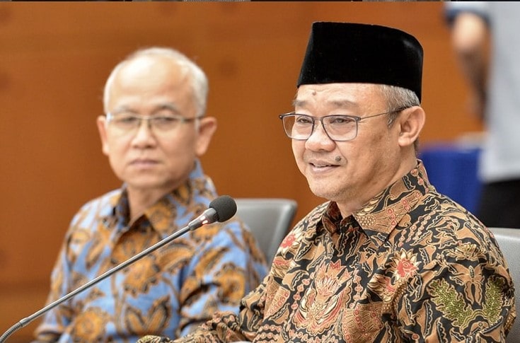 Menteri Pendidikan Dasar dan Menengah (Mendikdasmen) Abdul Mu'ti mengatakan para guru mulai tahun 2025 tidak perlu lagi berpindah-pindah sekolah demi memenuhi jam kerja, aturan jumlah minimal tatap muka dalam seminggu.