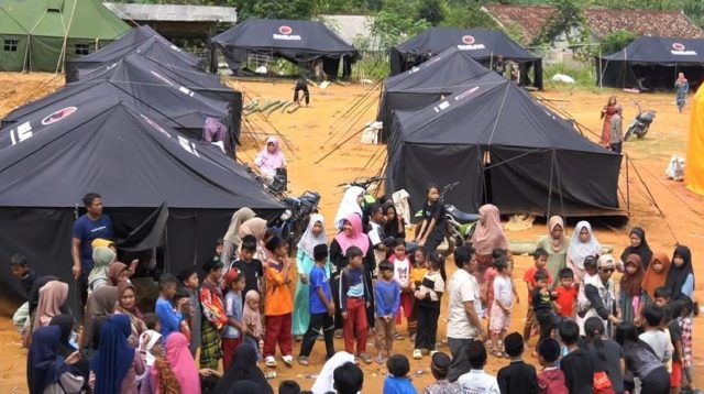 Bupati Sukabumi Marwan Hamami menegaskan, hanya Kecamatan Kalibunder, Tegalbuleud, dan Kecamatan Pabuaran yang masih berstatus tanggap darurat bencana. Sedangkan, 36 kecamatan yang terdampak bencana akan memasuki masa transisi. 36 kecamatan itu ditetapkan untuk masuk ke masa transisi lantaran telah memenuhi kriteria.