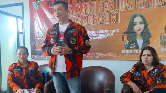 Sekretaris MPC Pemuda Pancasila Kota Sukabumi, Hendi Wiryadi yang membuka secara resmi RAKORCAB Srikandi PP Kota Sukabumi