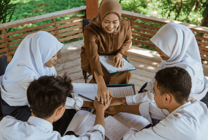 Berdasarkan Undang-Undang Nomor 20 Tahun 2023 Pasal 66, yang mengatur penyelesaian pegawai Non-ASN. Badan Kepegawaian Negara (BKN) RI melakukan penataan besar-besaran kepada guru honorer.